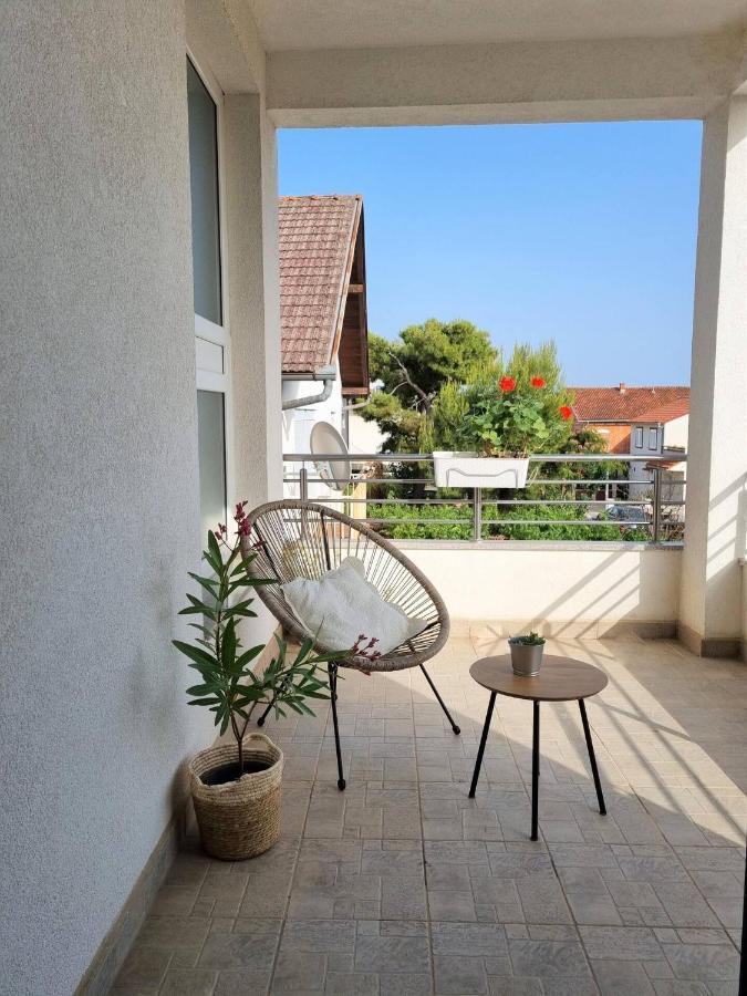 Lux Apartments Vodice Esterno foto