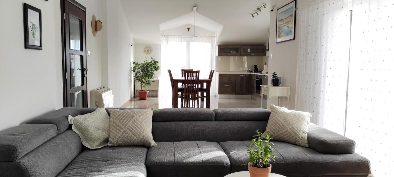 Lux Apartments Vodice Esterno foto