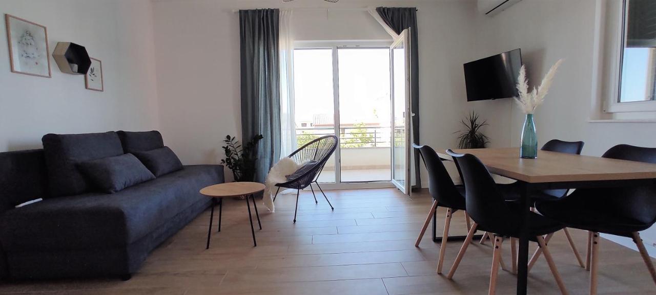 Lux Apartments Vodice Esterno foto
